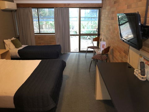 Bribie Island Hotel - Northern Rivers Accommodation 21