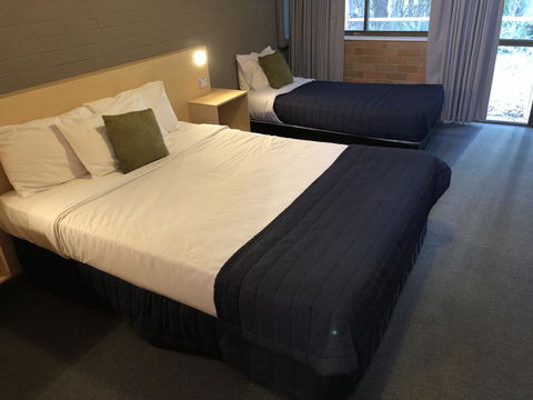 Bribie Island Hotel - Northern Rivers Accommodation 1