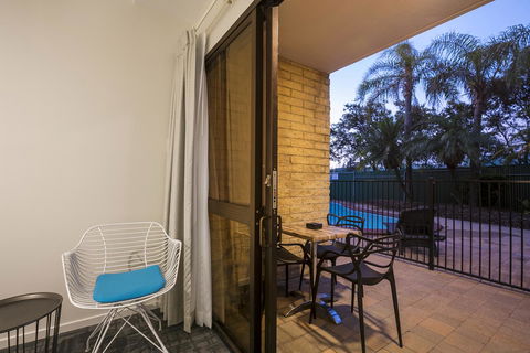 Nightcap At Kawana Waters Hotel - Northern Rivers Accommodation 12