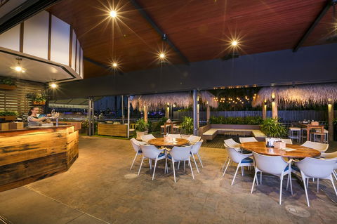 Nightcap At Kawana Waters Hotel - Northern Rivers Accommodation 7
