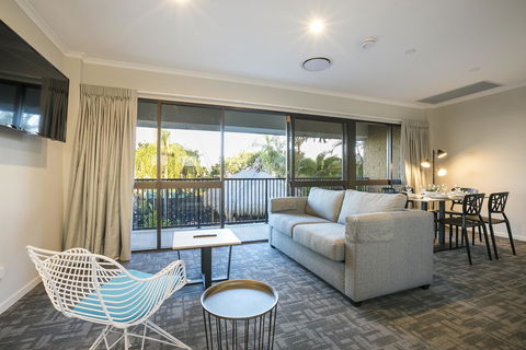 Nightcap At Kawana Waters Hotel - Northern Rivers Accommodation 2