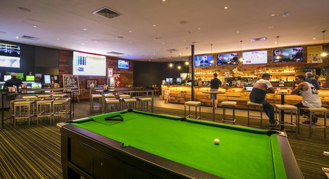 Nightcap At Kawana Waters Hotel - Northern Rivers Accommodation 6