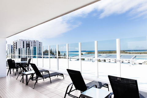 Ocean Views Resort Caloundra - Northern Rivers Accommodation 9