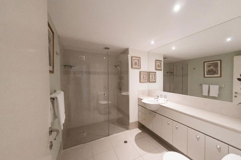 Ocean Views Resort Caloundra - Northern Rivers Accommodation 20