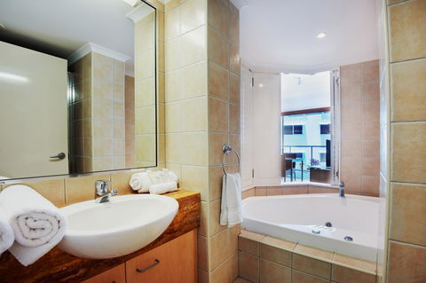 Rolling Surf Resort - Northern Rivers Accommodation 8