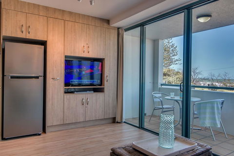 Grand Palais Boolarong Beachside Apartments - Northern Rivers Accommodation 7