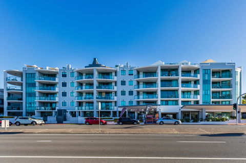 Grand Palais Boolarong Beachside Apartments - Northern Rivers Accommodation 9