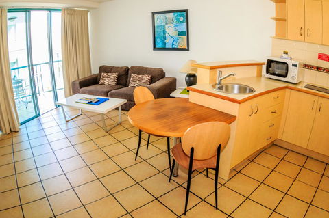 Grand Palais Boolarong Beachside Apartments - Northern Rivers Accommodation 17