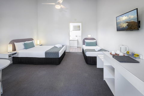 The Beach Motel Hervey Bay - Northern Rivers Accommodation 12