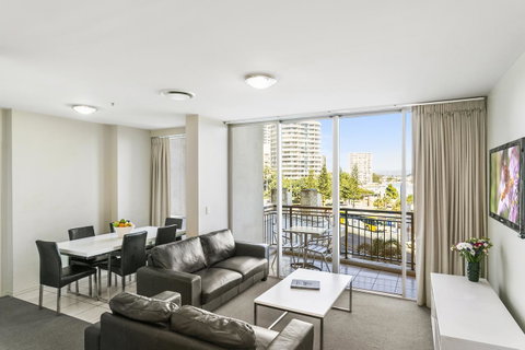 Mantra Towers Of Chevron - Northern Rivers Accommodation 24