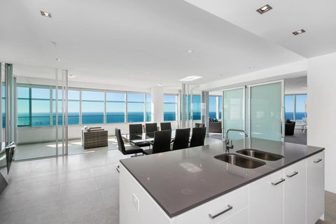 Q1 Resort & Spa - Official - Northern Rivers Accommodation 29