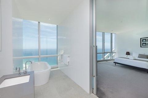 Q1 Resort & Spa - Official - Northern Rivers Accommodation 12
