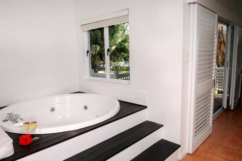 The Reef House Adults Retreat - Enjoy 28 Complimentary Inclusions - Northern Rivers Accommodation 28