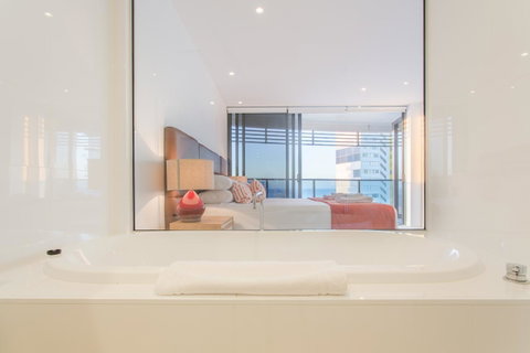 Oracle Resort Broadbeach - Gclr - Northern Rivers Accommodation 11