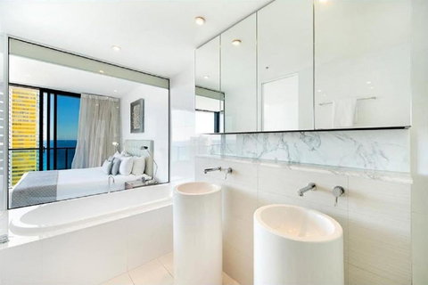 Oracle Resort Broadbeach - Gclr - Northern Rivers Accommodation 2