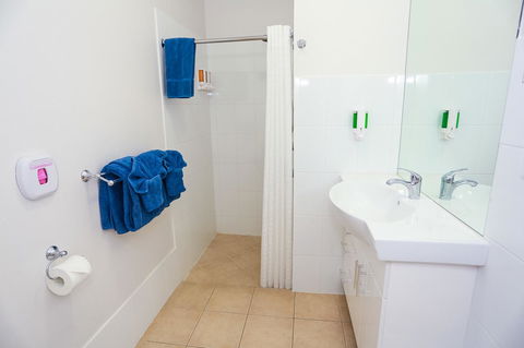Port Douglas Motel - Northern Rivers Accommodation 13