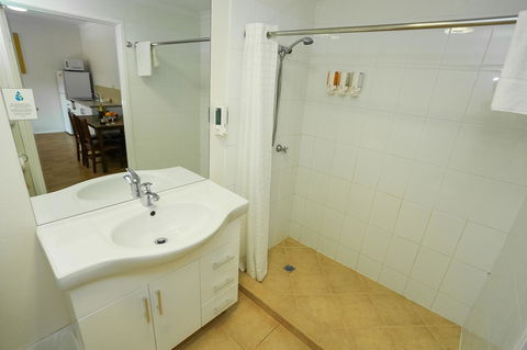 Port Douglas Motel - Northern Rivers Accommodation 6
