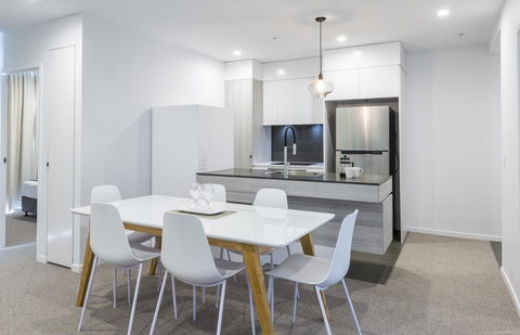 Boardwalk Burleigh Beach - Official - Northern Rivers Accommodation 26