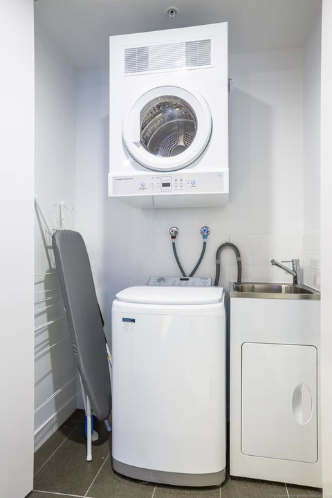 Boardwalk Burleigh Beach - Official - Northern Rivers Accommodation 31