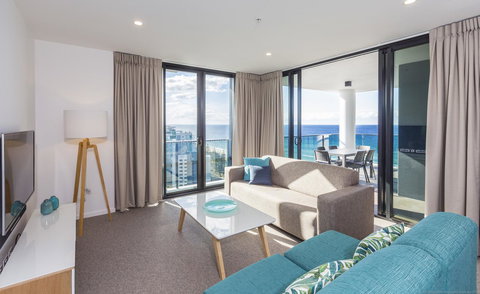Boardwalk Burleigh Beach - Official - Northern Rivers Accommodation 1