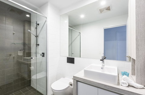 Boardwalk Burleigh Beach - Official - Northern Rivers Accommodation 33