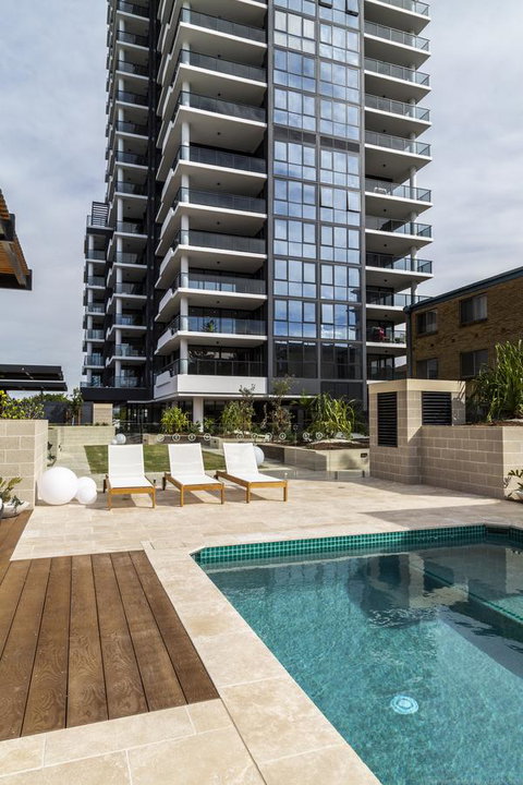 Boardwalk Burleigh Beach - Official - Northern Rivers Accommodation 5
