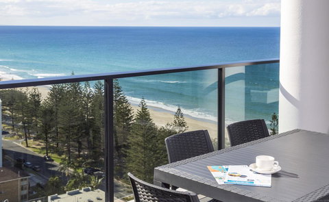 Boardwalk Burleigh Beach - Official - Northern Rivers Accommodation 20