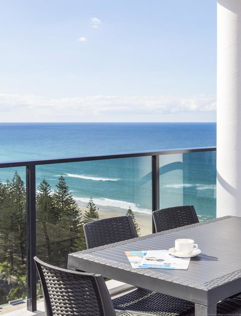 Boardwalk Burleigh Beach - Official - Northern Rivers Accommodation 24