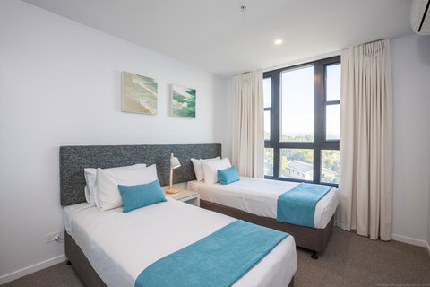 Boardwalk Burleigh Beach - Official - Northern Rivers Accommodation 40