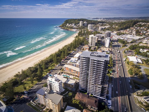 Boardwalk Burleigh Beach - Official - Northern Rivers Accommodation 30