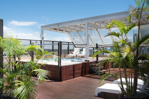 Tiki Hotel Apartments Surfers Paradise - Northern Rivers Accommodation 0