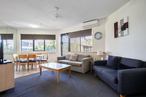 Tiki Hotel Apartments Surfers Paradise - Northern Rivers Accommodation 3