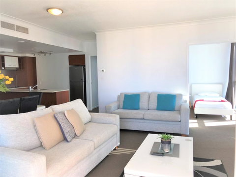 Beach Stay - Ocean & Riverview Resort Chevron Renaissance Central Surfers Paradise - Northern Rivers Accommodation 19