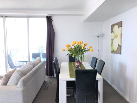 Beach Stay - Ocean & Riverview Resort Chevron Renaissance Central Surfers Paradise - Northern Rivers Accommodation 4