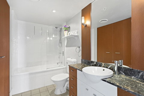 Beach Stay - Ocean & Riverview Resort Chevron Renaissance Central Surfers Paradise - Northern Rivers Accommodation 6