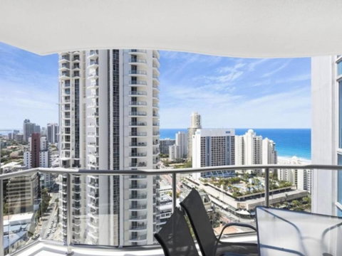 Beach Stay - Ocean & Riverview Resort Chevron Renaissance Central Surfers Paradise - Northern Rivers Accommodation 25