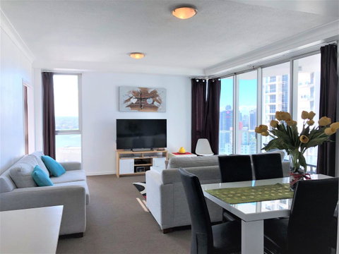 Beach Stay - Ocean & Riverview Resort Chevron Renaissance Central Surfers Paradise - Northern Rivers Accommodation 17