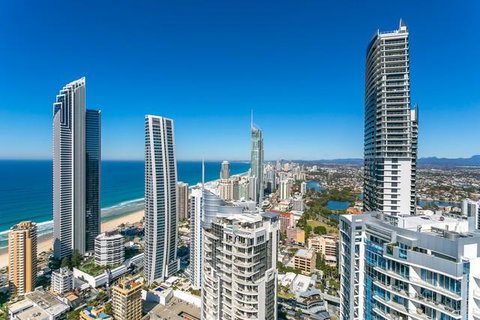 Beach Stay - Ocean & Riverview Resort Chevron Renaissance Central Surfers Paradise - Northern Rivers Accommodation 23