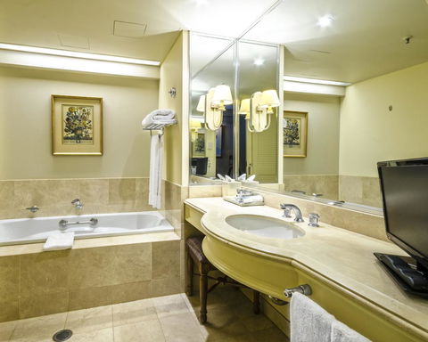Stamford Plaza Brisbane - Northern Rivers Accommodation 10