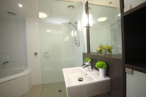 Monaco Caloundra - Northern Rivers Accommodation 35
