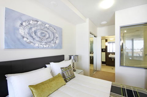 Monaco Caloundra - Northern Rivers Accommodation 28