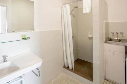 Nightcap At Emerald Star Hotel - Northern Rivers Accommodation 6