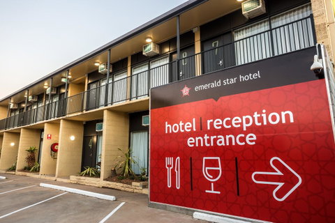 Nightcap At Emerald Star Hotel - Northern Rivers Accommodation 4