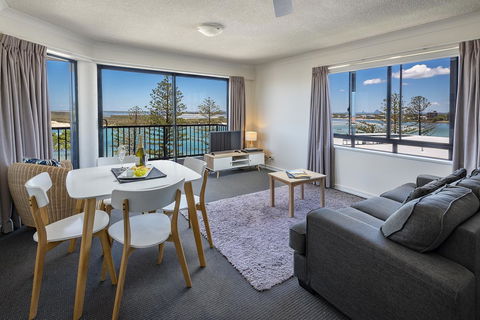 Belaire Place Motel Apartments - Northern Rivers Accommodation 8