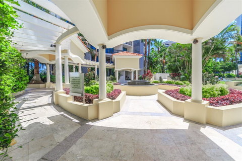 Towers Of Chevron - Private Apartment - Northern Rivers Accommodation 15