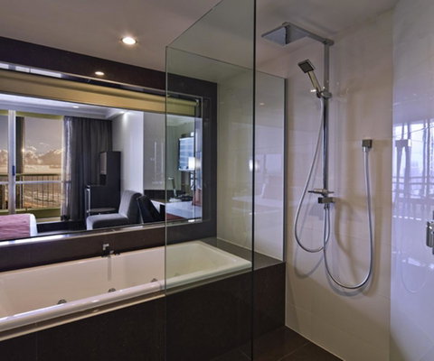 Novotel Surfers Paradise - Northern Rivers Accommodation 26