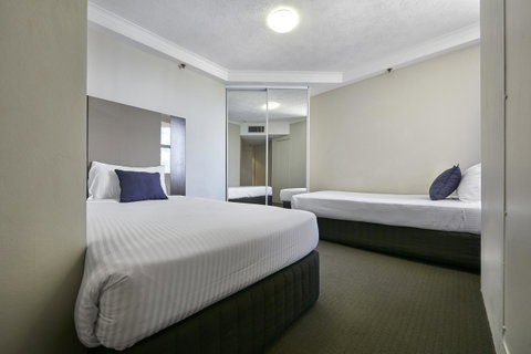 Novotel Surfers Paradise - Northern Rivers Accommodation 12