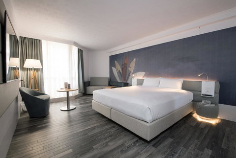 Novotel Surfers Paradise - Northern Rivers Accommodation 9