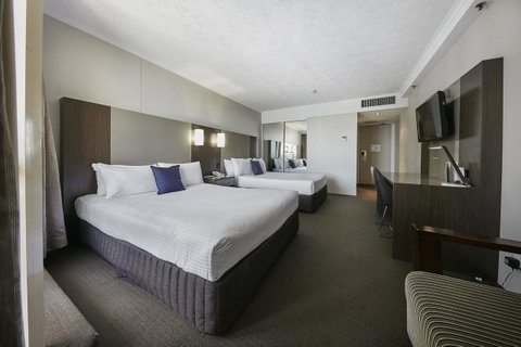 Novotel Surfers Paradise - Northern Rivers Accommodation 11