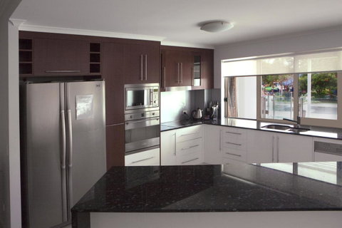 Waters Edge Apartment Cairns - Northern Rivers Accommodation 8